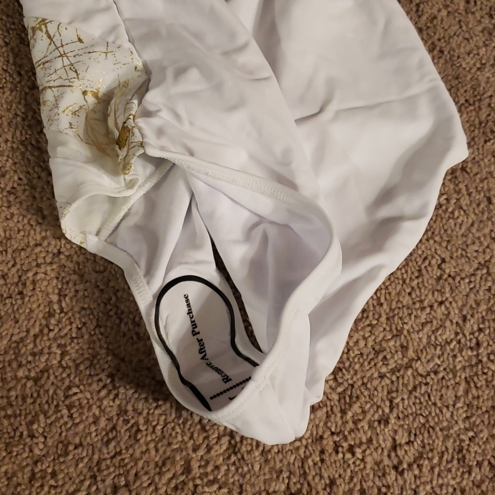 Nicole Miller NWT White Gold One Piece Swimsuit Size 6 Luxury Resort - Picture 7 of 7